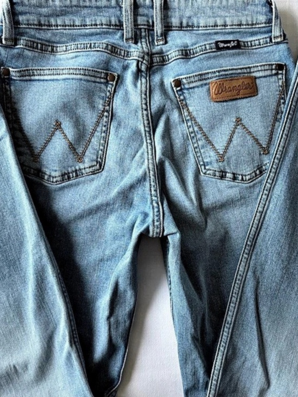 Wrangler Retro Mid Rise BootCut Jeans - Picture 2 of 4